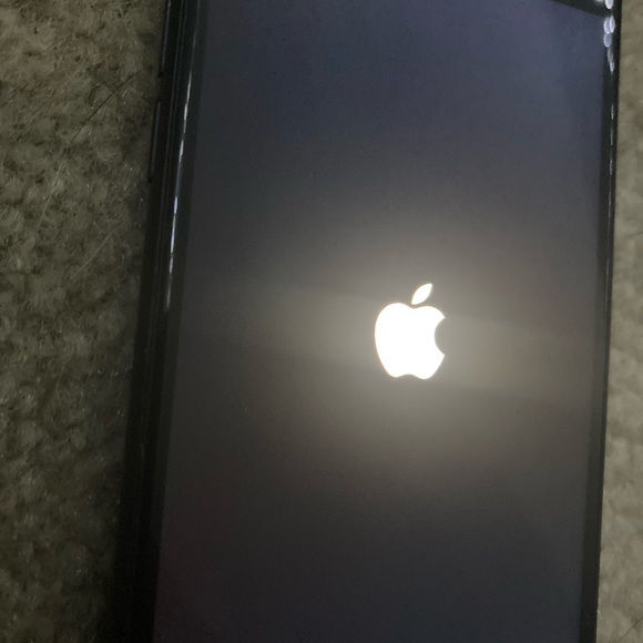 iPhone SE 2nd gen - Picture 3 of 5